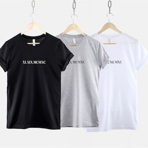 Camiseta con números romanos personalizados para parejas a juego - Camiseta con fecha de aniversario unisex mínima - Camisas de luna de miel para parejas - Regalo de fecha de boda
