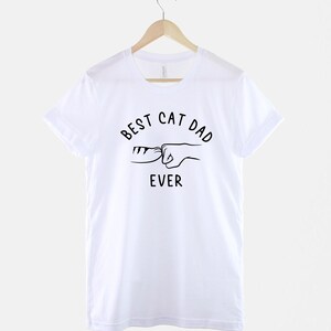 Katzen Papa Fist Bump T-Shirt, Katzen Papa Shirt, lustiges Katzenliebhaber Grafik T-Shirt, Geschenk für Katzen Papa Top Bild 2