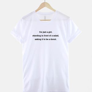 Wo das Essen Shirt: Humorvoller Donut Spruch - Freizeitkleidung, Food Lover Tee, leichte Baumwolle Bild 3