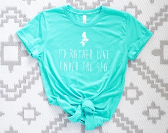 T-shirt sirène sous la mer, chemise graphique sirène, t-shirt thème océan, haut pour amoureux de la plage, cadeau pour amateur de sirène