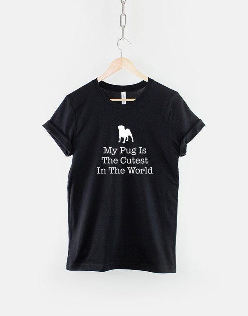 Camiseta de carlino juguetón, camiseta para amantes de los carlinos, camiseta con estampado de carlino adorable, top para amantes de los perros, regalo para amantes de los perros imagen 1