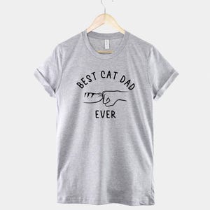 Katzen Papa Fist Bump T-Shirt, Katzen Papa Shirt, lustiges Katzenliebhaber Grafik T-Shirt, Geschenk für Katzen Papa Top Bild 3