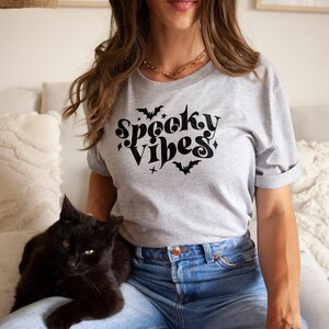 Retro Halloween T-Shirt: Spooky Vibes Graphic Print, Vintage Style Cotton image 3