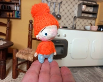 Poupée miniature en crochet, doll en crochet, 8 cm, "petit no", ami blythe, art et collection, décoration, jouet unique