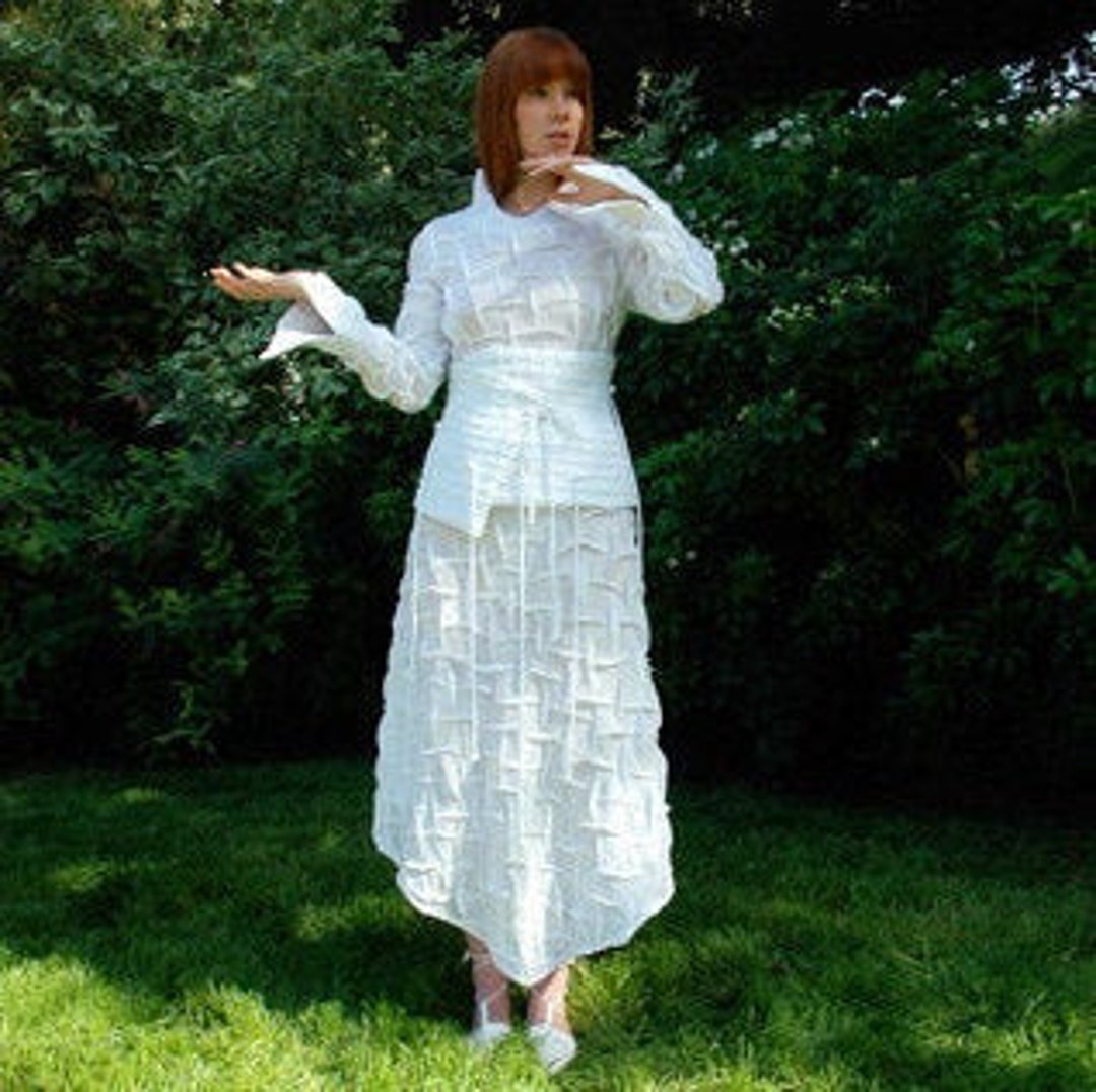 white dress with belt Black Fit & Flare Midi T his beautiful belt is available to order in multiple shades Dress + Corset Belt /