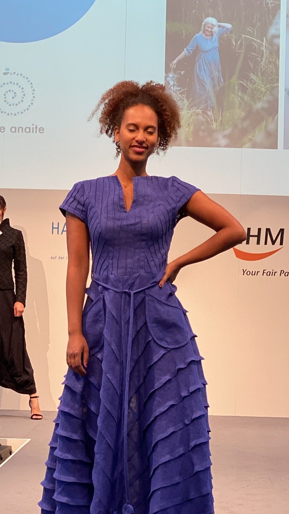 Aiste Anaite creatrice de robes haute couture Robe de cocktail Robe longue semi formelle Robes de mariee Toutes les tailles et couleurs Dress Your Soul Etsy France