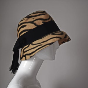 vtg 60s RARE Pore Soir Henry Pollak New York tiger stripe wool felted hat w/ ribbon detail vintage pinup 1960s image 8