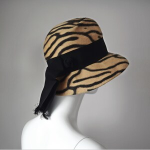 vtg 60s RARE Pore Soir Henry Pollak New York tiger stripe wool felted hat w/ ribbon detail vintage pinup 1960s image 7