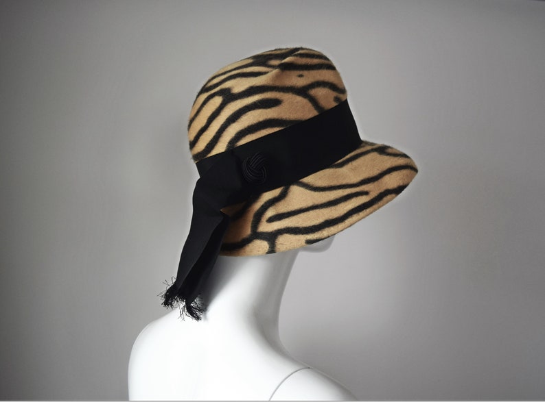 vtg 60s RARE Pore Soir Henry Pollak New York tiger stripe wool felted hat w/ ribbon detail vintage pinup 1960s image 7