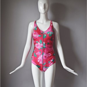 vtg 70s Gottex pink roses floral print one piece swimsuit 1970s 16 bathing swim beach beachwear summer swimwear resort resortwear holiday image 2