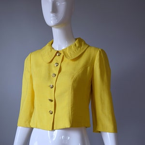 Vintage 1960s T. Jones Lemon Yellow 3/4 Length Sleeve Cropped Blazer Jacket with Gold and Yellow Enamel Painted Buttons image 2