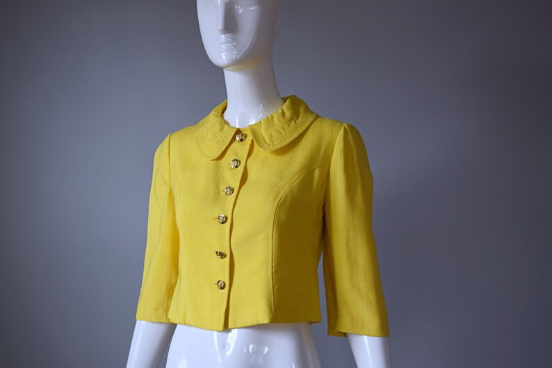 Vintage 1960s T. Jones Lemon Yellow 3/4 Length Sleeve Cropped Blazer Jacket with Gold and Yellow Enamel Painted Buttons image 2