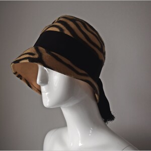 vtg 60s RARE Pore Soir Henry Pollak New York tiger stripe wool felted hat w/ ribbon detail vintage pinup 1960s image 9