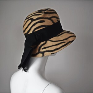 vtg 60s RARE Pore Soir Henry Pollak New York tiger stripe wool felted hat w/ ribbon detail vintage pinup 1960s image 2