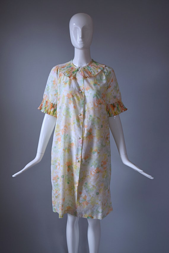 Vintage 1960s Leisure Life Floral Print Snap Down… - image 5