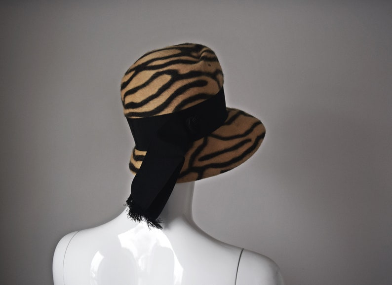 vtg 60s RARE Pore Soir Henry Pollak New York tiger stripe wool felted hat w/ ribbon detail vintage pinup 1960s image 6