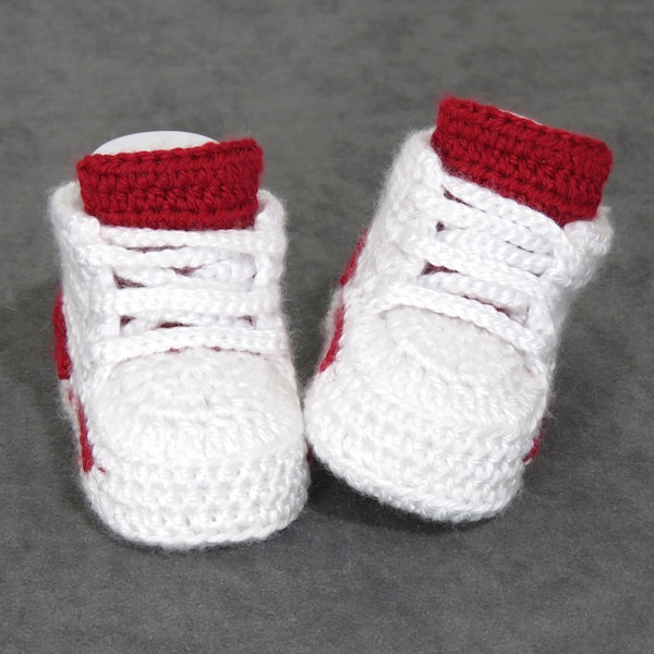 Crocheted baby booties , baby shoes , crochet sneakers , baby shower gift , crochet baby shoes , crochet booties, newborn shoes