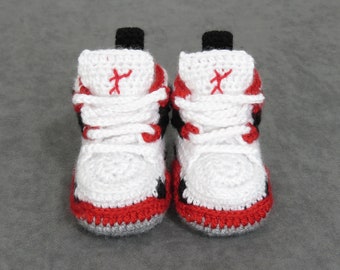Handmade baby shoes, crochet sneakers, crochet baby shoes, crochet baby booties, crochet baby clothes, knitted baby booties