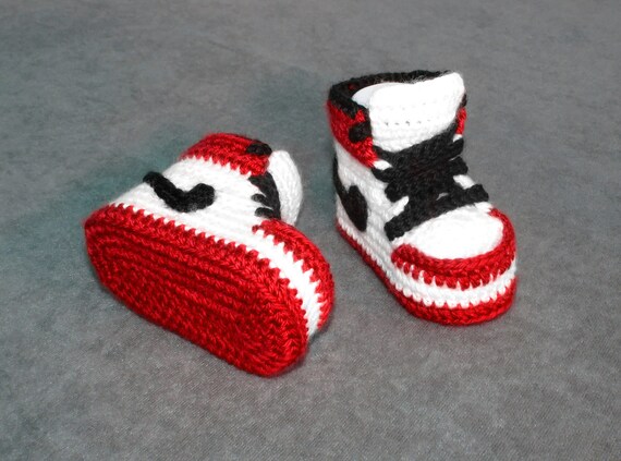 Zapatos de Bebé de Ganchillo Tejer A Mano Zapatillas Sneakers Ropa Calcetines Sombreros Gorras Botas