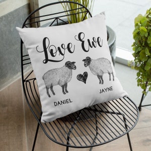 Liebe Mutterschaf Kissen Verlobungsgeschenk personalisiertes Geschenk Jubiläumsgeschenk Kissen nur verlobt Schafe Geschenk punny Geschenk