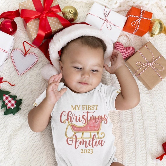 Cadeaux de Noël et tenues de bébé
