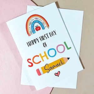Carte personnalisée pour la rentrée des classes - Nom personnalisé avec nom arc-en-ciel - Souvenir de la rentrée - Carte spéciale enfants