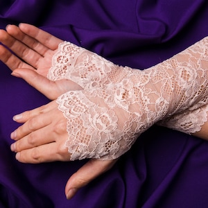 Romantic texting  gloves, Lace fingerless gloves, Peach color stretch lace  9&#39;&#39; ( 21.5 cm ), summer gloves, thin gloves