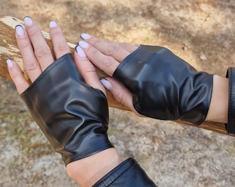 Driving black gloves, elegant fingerless gloves, faux leather mittens