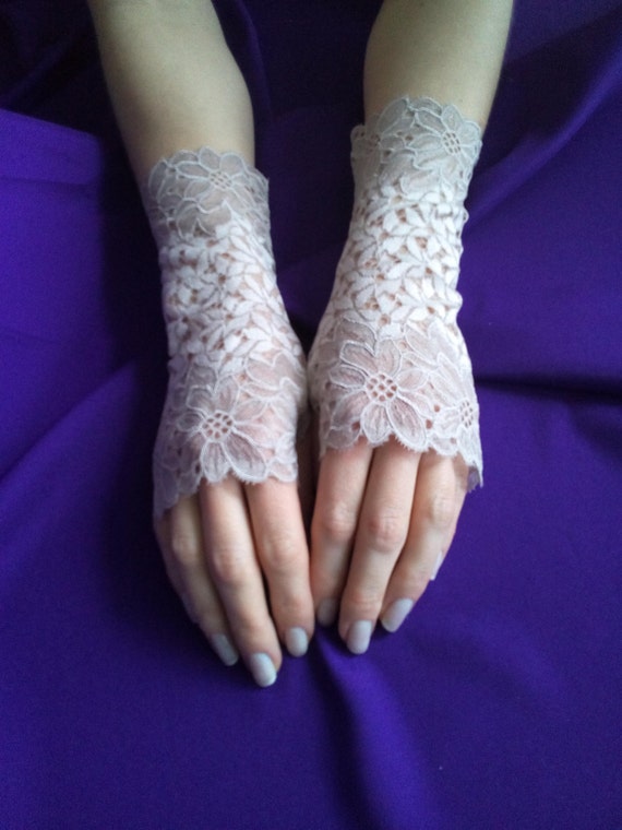 Lace Gloves Fingerless gloves Steampunk Beige gloves Wedding Burlesque Goth Lolit Bohemian Fingerless mittens Personalized gloves Visual Kei