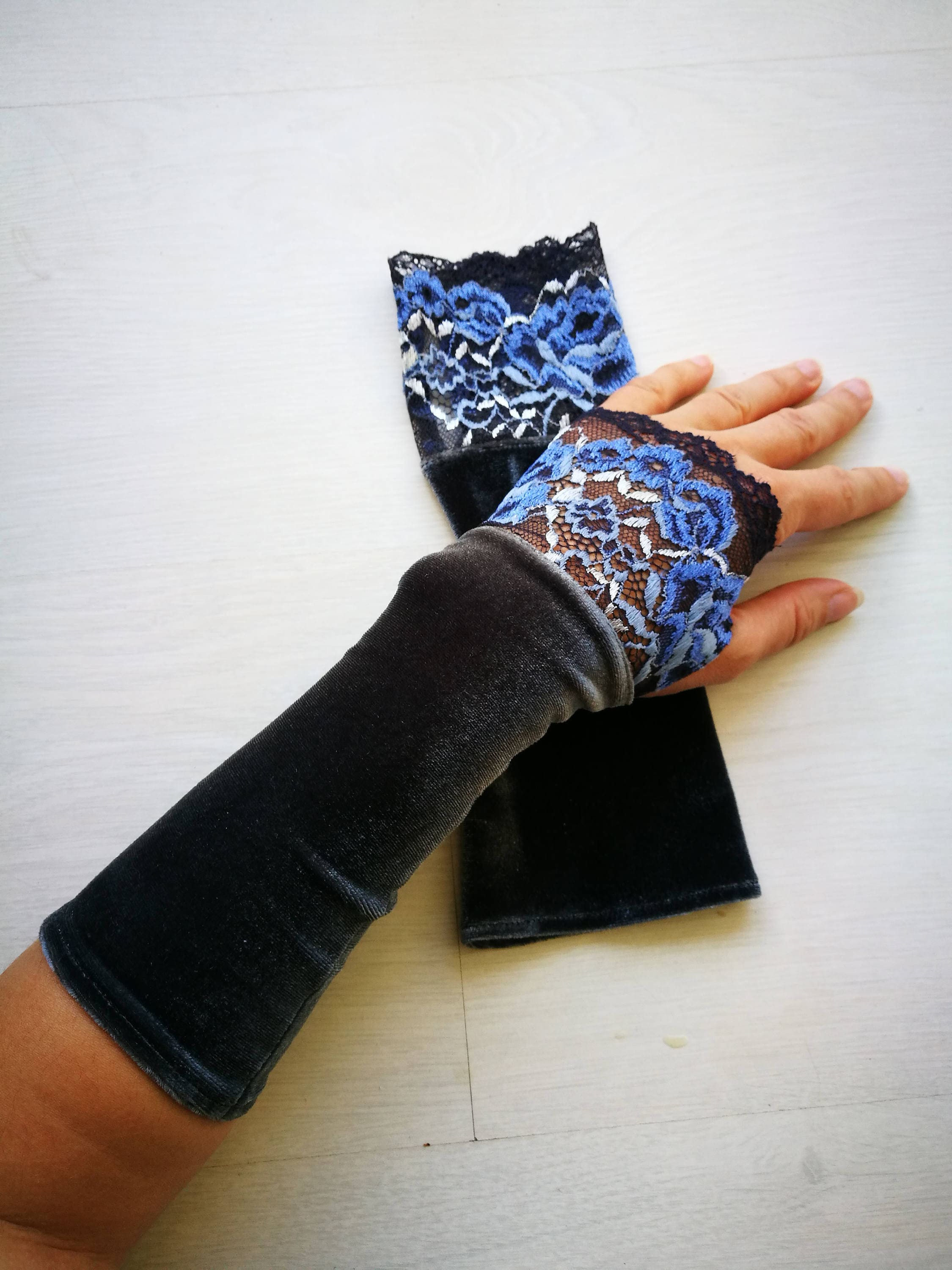 Fingerless gloves Velvet gloves with lace Grey gloves Tattoo cover Long gloves Gothic gloves Elegant Personalized Arm warmers Blue lace