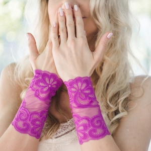 Magenta Short Lace Wrist Cuffs ,  wristband, boho cuff, arm cuff