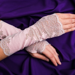 Rose and Beige Lace Fingerless Gloves 9&#39;&#39; ( 23cm ) Romantic Gothic Burlesque  Steampunk Caberet Bohemian Elegant  Vintage Victorian