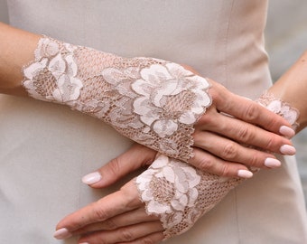 Peach fuzz  lace fingerless gloves,  Bride mittens, Lace gloves, woman gloves, short gloves