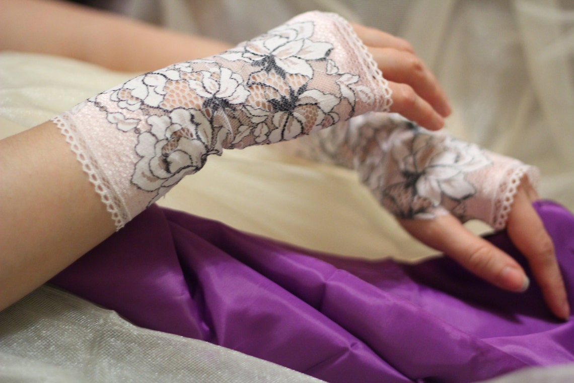 Elegant Gloves Rose and White Lace Fingerless Gloves Dress | Etsy