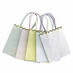 Pastel Paper Gift Bags with Gold Scallop Edge | 5 Pack | Favour Bag | Gift Lolly Treat Cake Party Bag