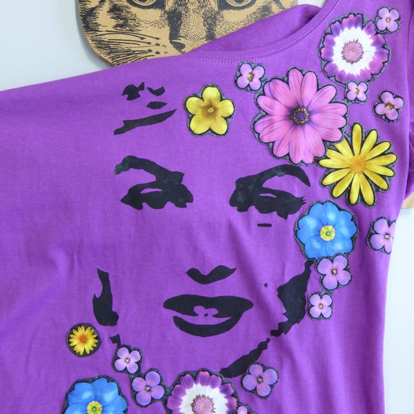 Tee shirt femme customisé - Marylin en route pour le flower power !