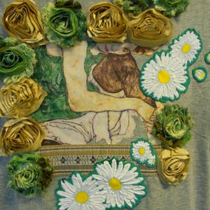Customized t-shirt - woman in the fields... Green daisies, pink ruffles.