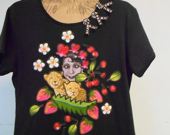 Tee shirt customisé - Joséphine, les léopards et fraises en fleurs et en fruits....