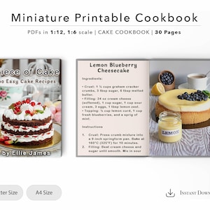 Può includere: Un mini libro di cucina stampabile intitolato "Piece of Cake" con 100 ricette di torte facili. Le pagine aperte mostrano una ricetta per la cheesecake al limone e mirtilli. Disponibile nei formati Letter e A4, download immediato.