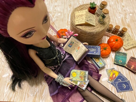 Poupée Ever after High Raven Queen - Vinted