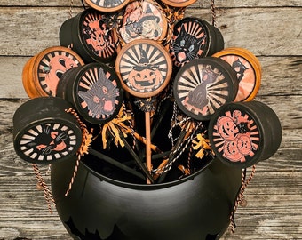 Vintage Style Halloween Noisemakers, Retro Halloween, Halloween Decor, Halloween Decorations, Vintage Halloween, Black Cat, Witch, Beistle