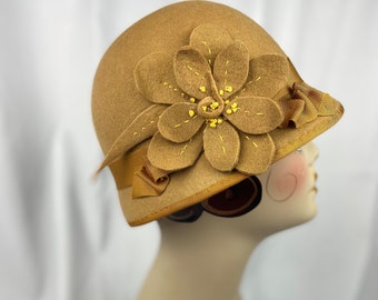 Cloche Hat  1920s Look, Handmade, Wool Felt, Camel and Gold, Small Size