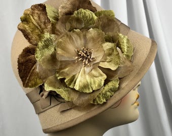 Gatsby Cloche, Beige, Wool Felt, 1920s Look, Handmade Millinery