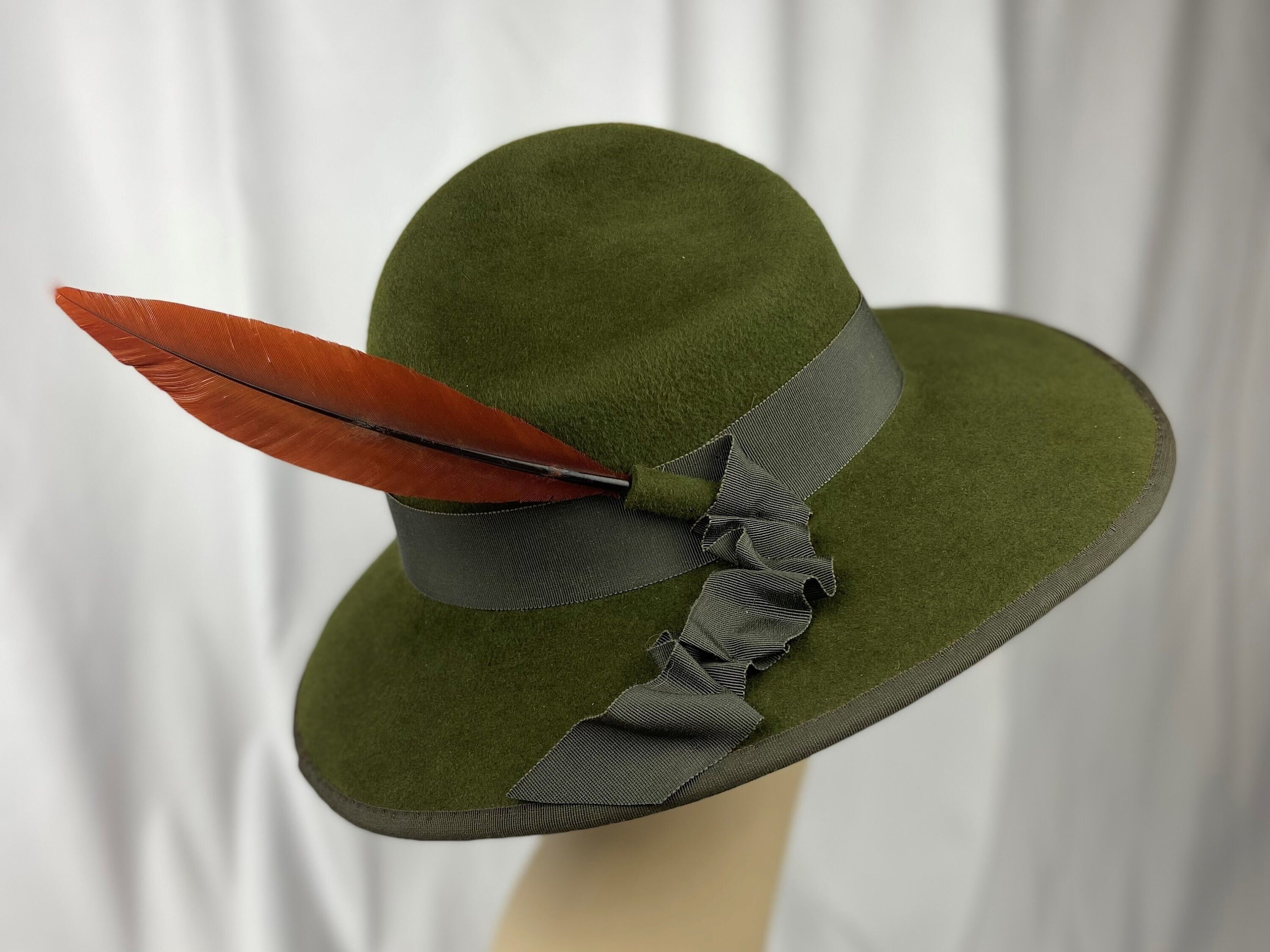 VINTAGE LOUISE GREEN Fuzzy Cloche Hat Women's Wool Brown Cap