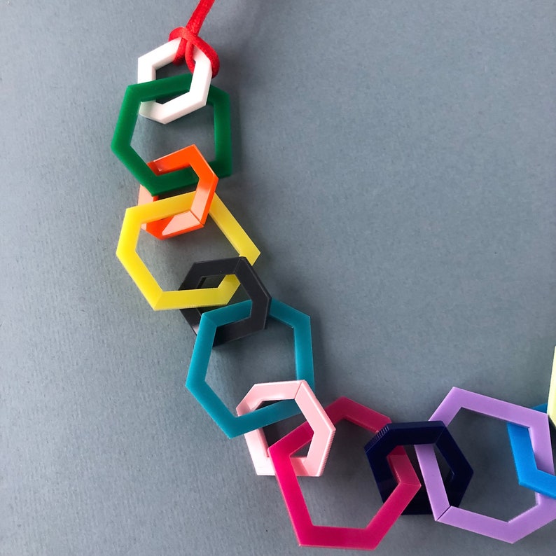 Multi-colour modern geometric acrylic chain necklace. image 3