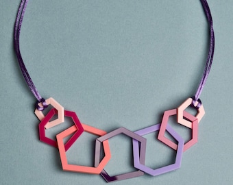 Multi shaded pink geometric stylish necklace.