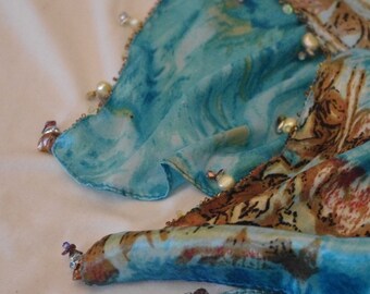 ビーズ付きシルクサテンスカーフ：フラックスゴールドリーフ、ベビー