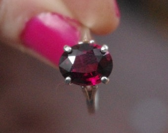 Anillo de plata de ley con granate rodolita - Solitario ovalado, talla 8