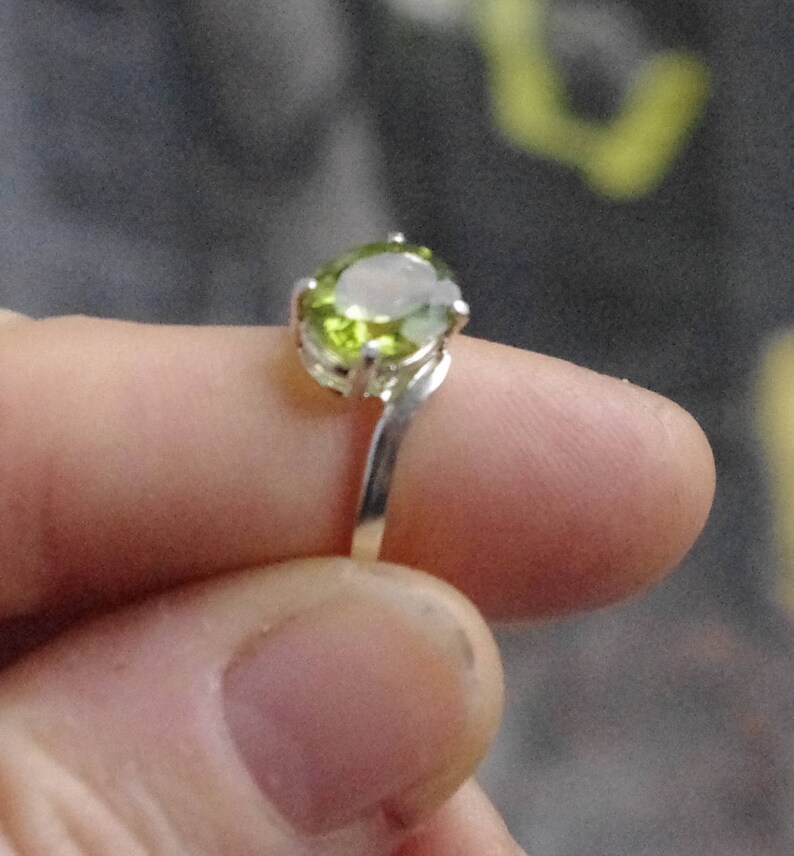 size 7 12 Natural Oval Peridot on Sterling Silver Ring large peridot