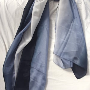 Feinster 100% Seidenchiffon schwarz bis weiß abgestufter großer Schal/Schal